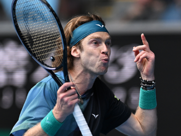 每场比赛都 每场比赛都