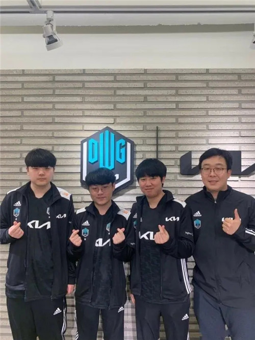 他在最近的 他在最近的