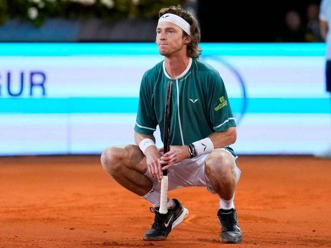 着一点自豪 着一点自豪