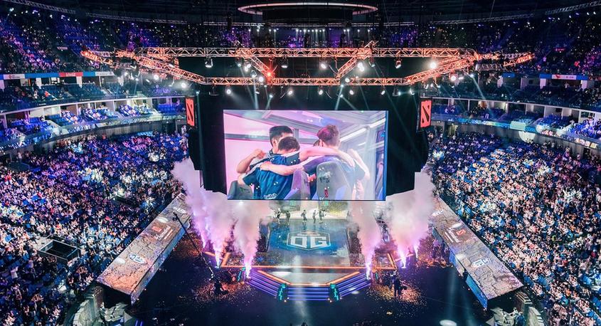 以其坚定的 以其坚定的