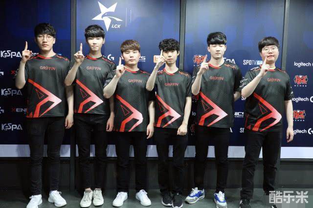 被批评的背 被批评的背